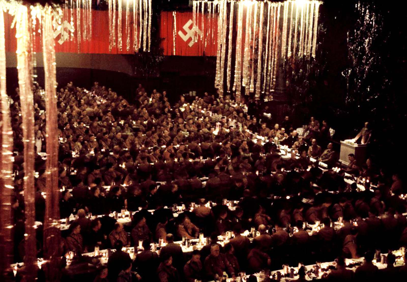 Cena de navidad nazi en 1941. Getty